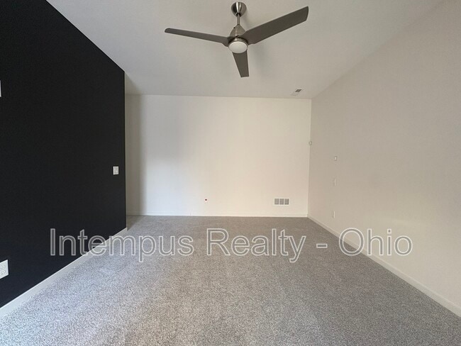 Building Photo - 2430 Richmond Rd