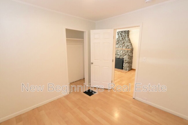 Building Photo - 2028 E Dale St