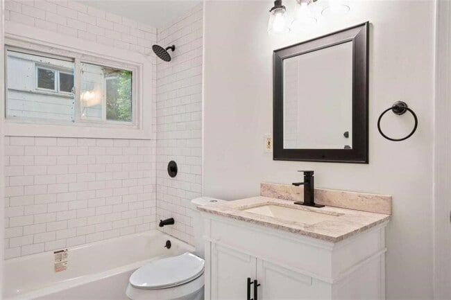 Building Photo - 2735 Defoors Ferry Rd NW