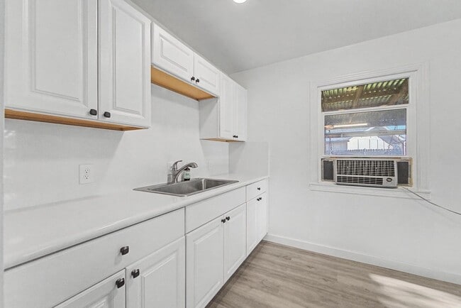 Building Photo - Beautifully Remodeled 3-Bedroom Home with Modern Upgrades