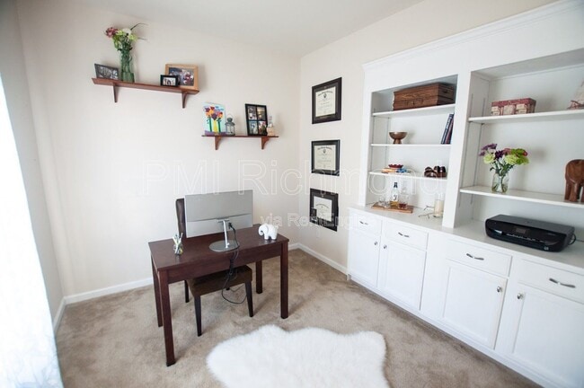 Building Photo - 2200 Thomas Kenney Dr