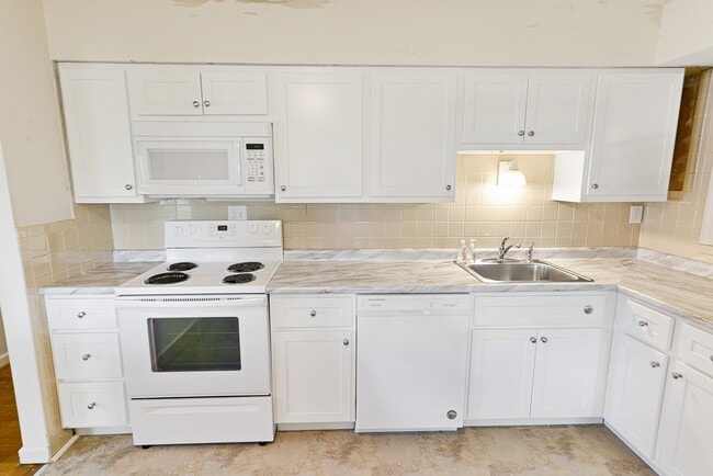 Building Photo - 160 St Benedict Ln