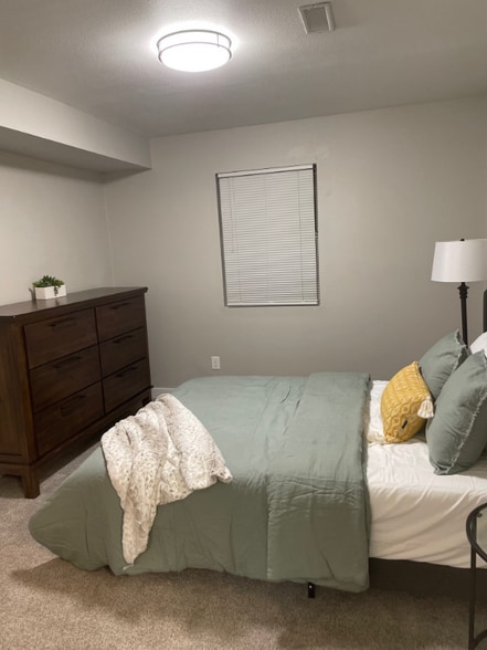 Building Photo - 1086 Mace Rd