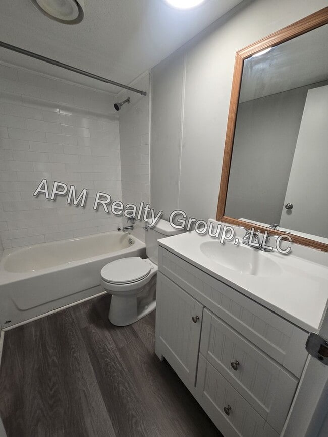 Building Photo - Spacious modular home in Hopkins