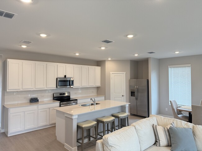 Building Photo - 500 Ml Trce Wy
