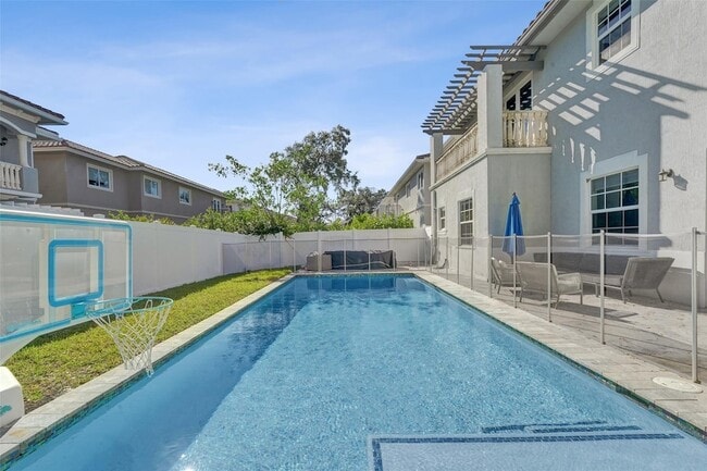 Building Photo - 3534 Forest View Cir