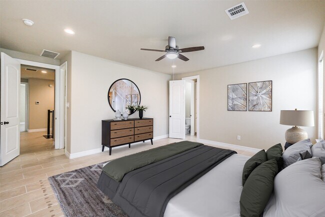 Building Photo - 11005 Cres Light Way