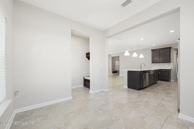 Building Photo - 299 Clarys Run