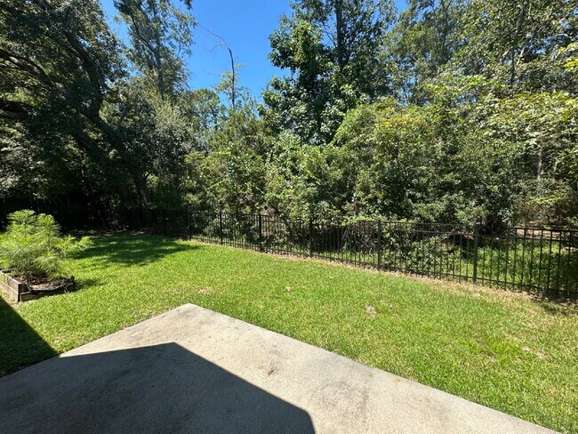 Building Photo - Rivers End Three Bedroom Home with a Fence...