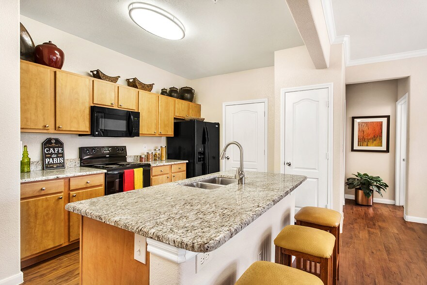 Onion Creek Luxury Apartments 10701 S IH 35 Austin TX 78747