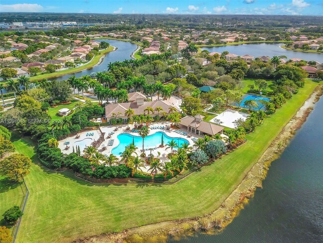 Building Photo - 19381 Stonebrook St