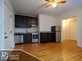 Building Photo - 618 W Patterson Ave