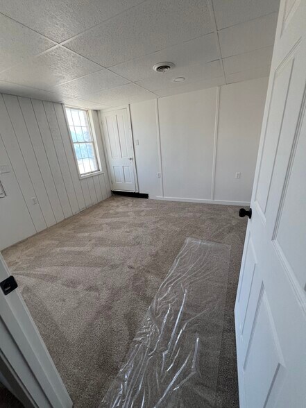 Bedroom 3 - 1 W Hanover St