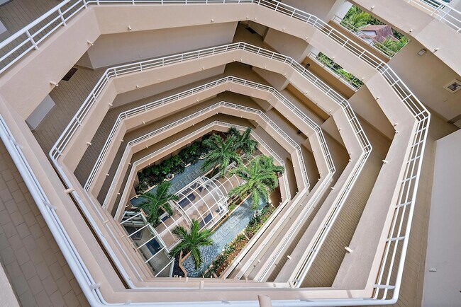 Building Photo - 176 Helios Dr