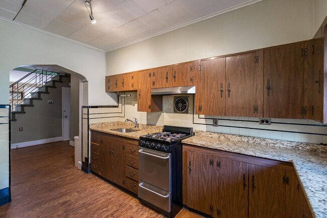 Building Photo - Charming South Philadelphia Home