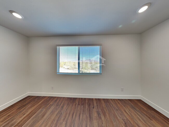 Building Photo - 9742 N Camino Benicardo