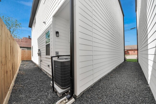 Building Photo - 1816 West St