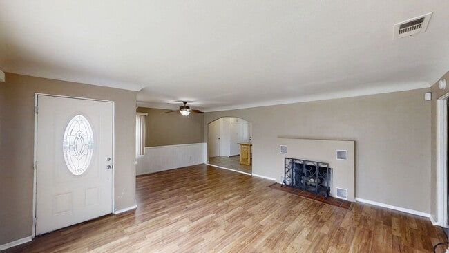 Building Photo - 359 Santa Rita Pl