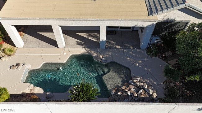 Building Photo - 2685 La Boutique St