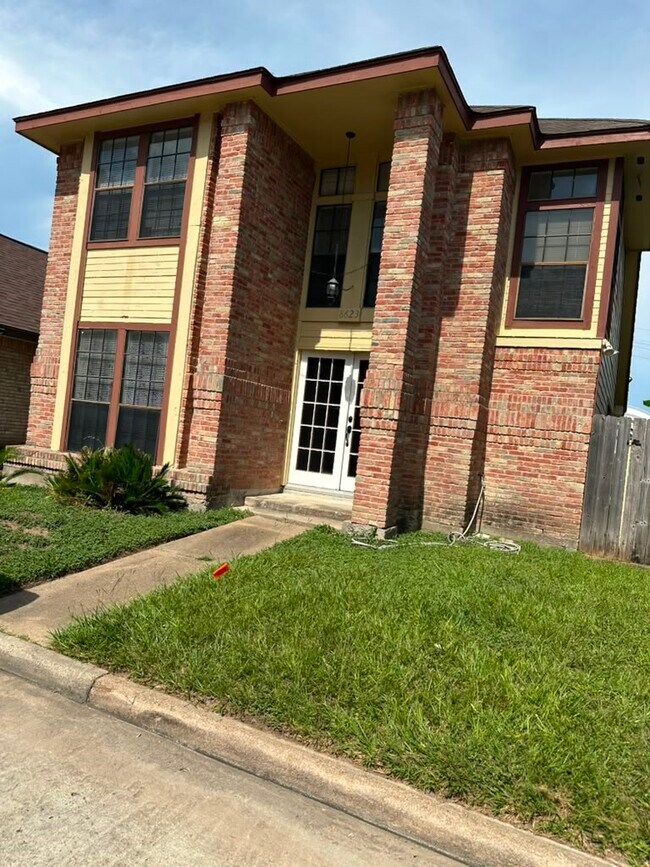 Building Photo - 8623 Beechcrest St