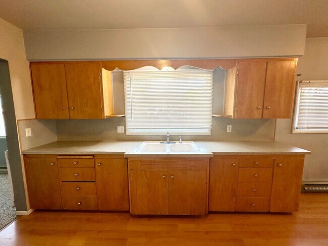 Building Photo - 2 Bedroom 1 Bathroom Home with Acreage in Town