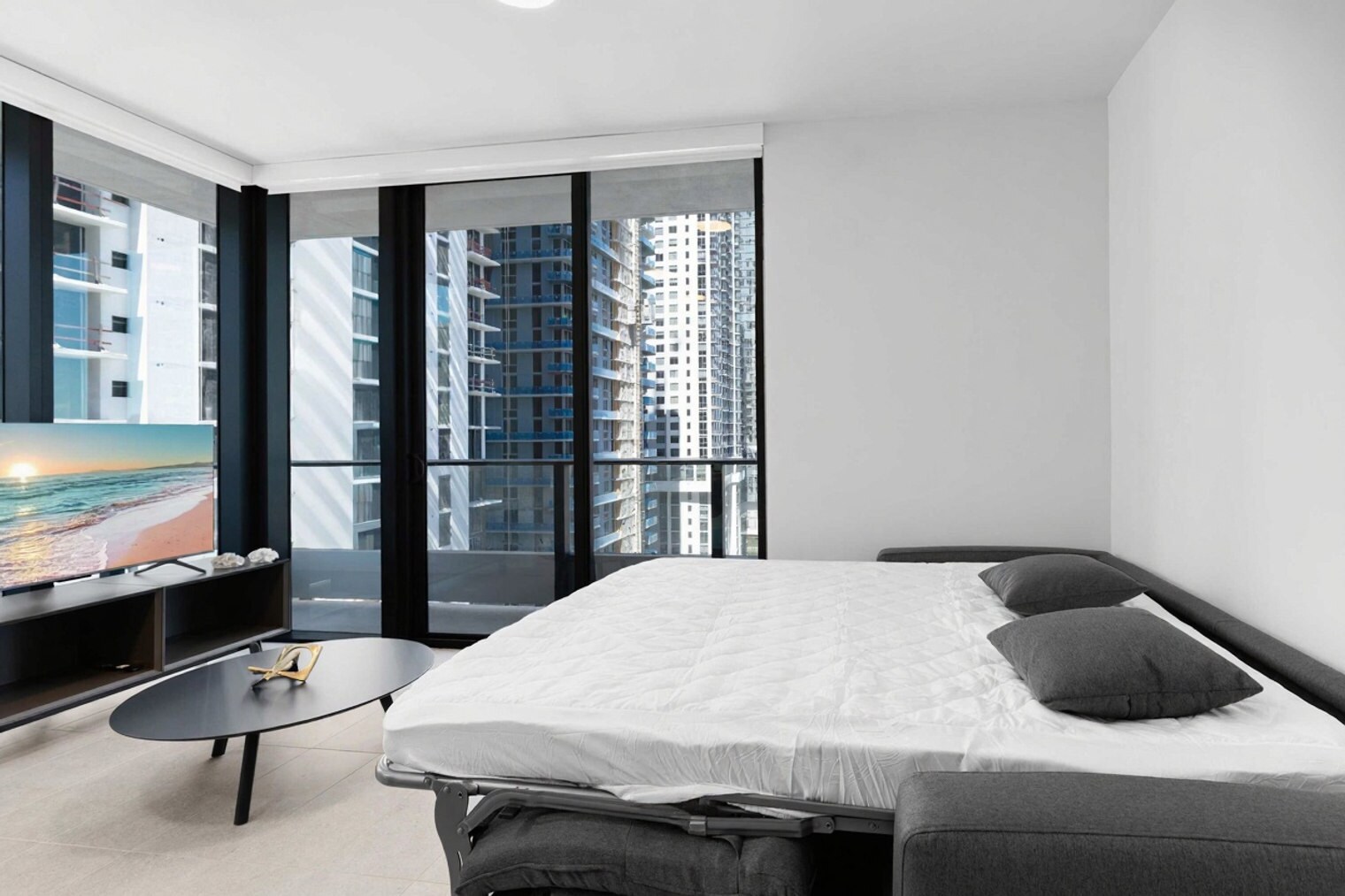 Building Photo - 501 NE 1st Ave