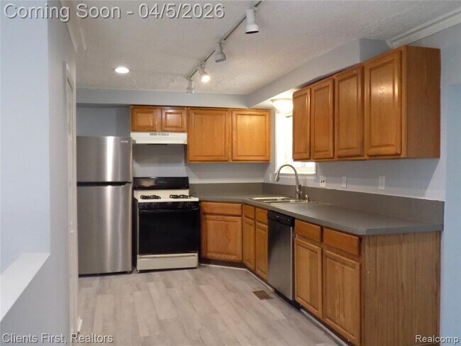 Building Photo - 39417 Cather St