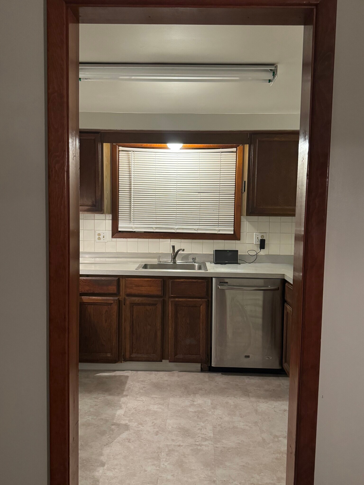 Kitchen - 17 Sunshine Dr