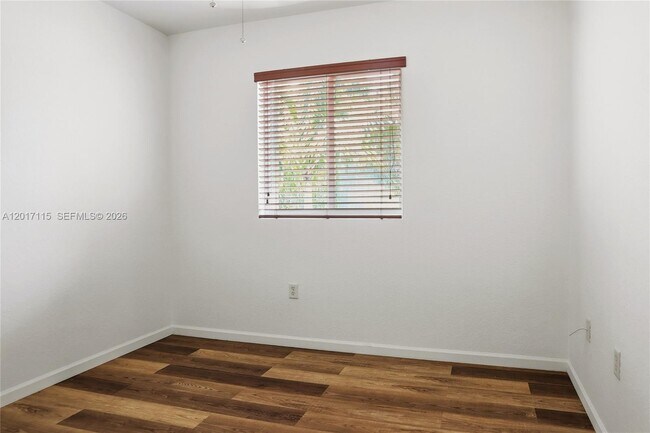 Building Photo - 3072 SE 5th Dr