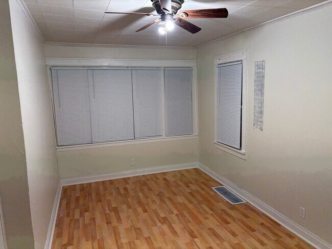 Building Photo - 13129 Morse St