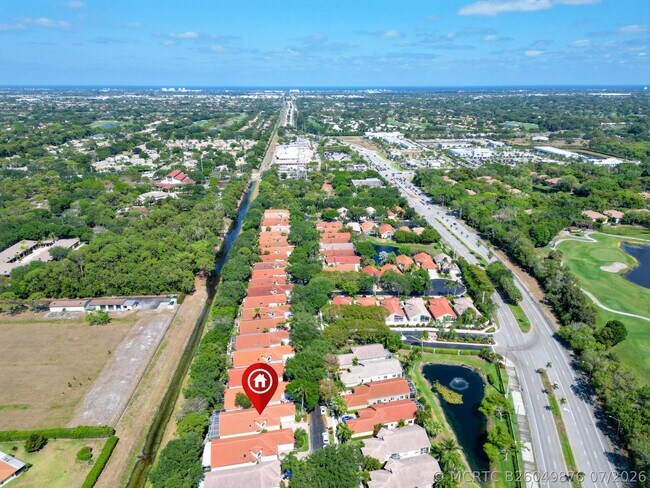 Building Photo - 5279 Brookview Dr