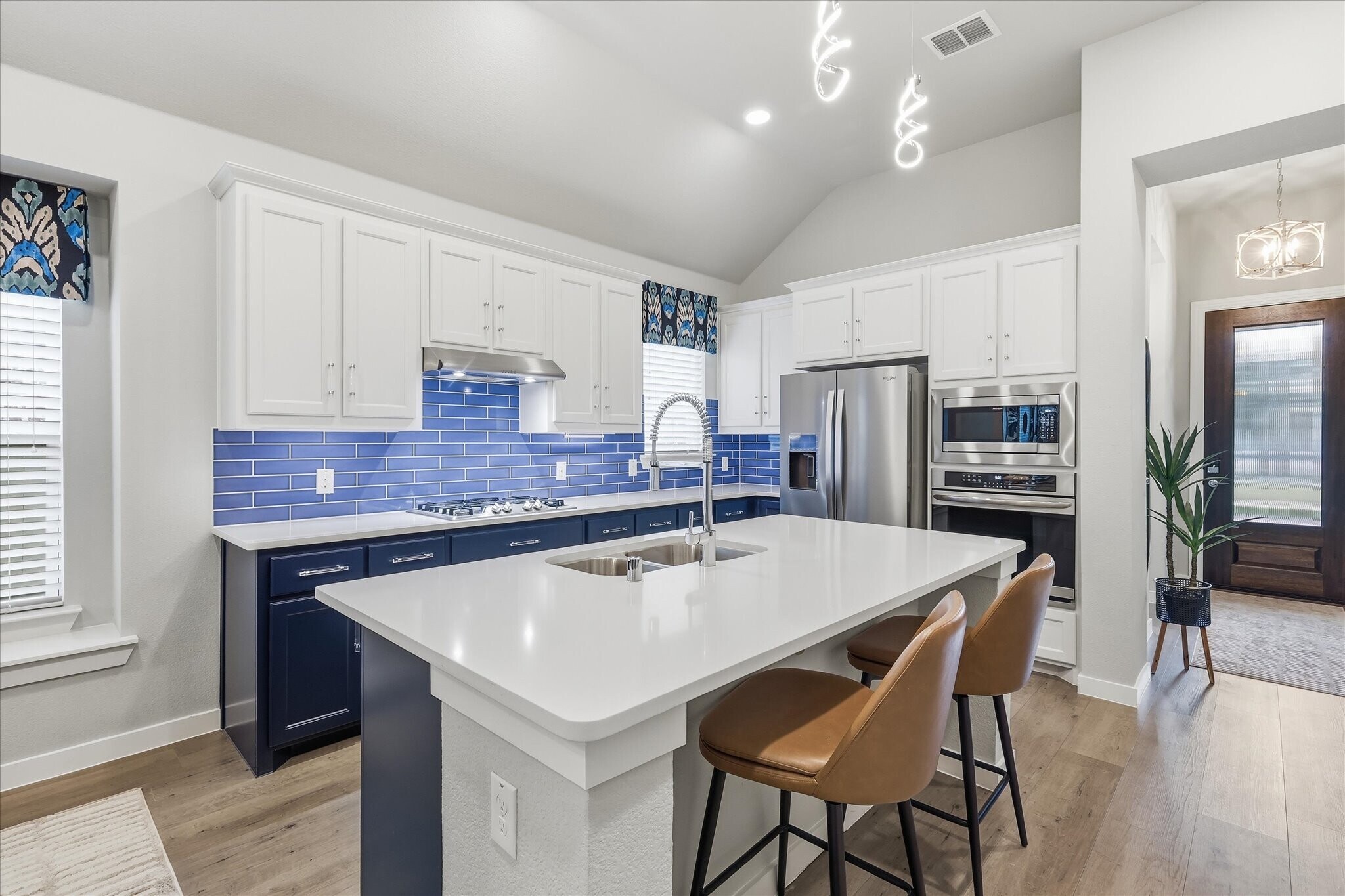 Building Photo - 2540 Elm Pl
