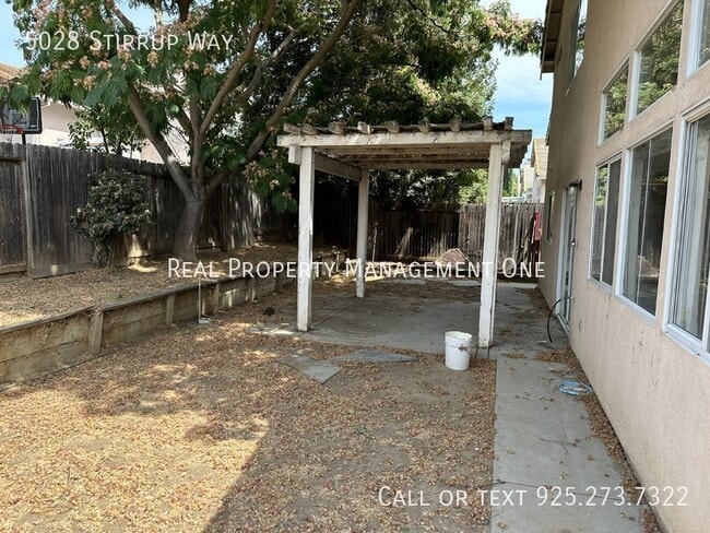 Building Photo - 5028 Stirrup Way