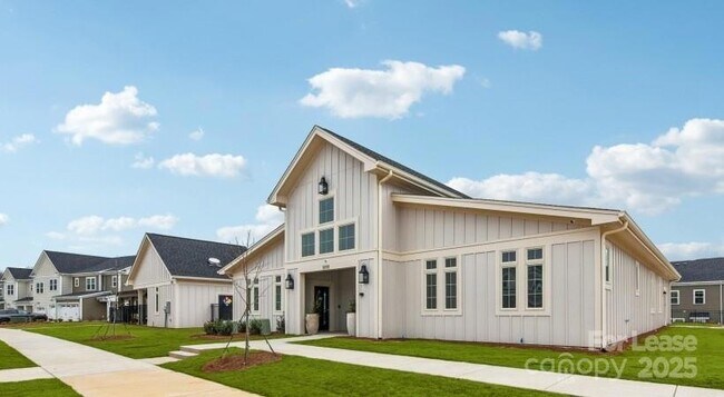 Building Photo - 9100 Bluedale Rd