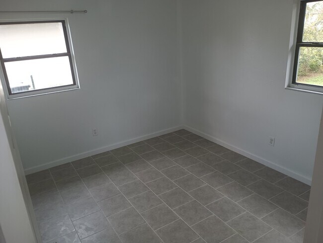 Building Photo - 1239 Morgan Dr