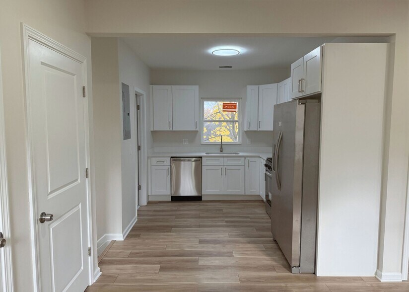 Building Photo - 5216 Duke Ave