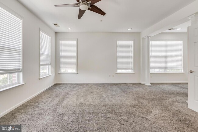 Building Photo - 5214 Lynns Retreat Dr