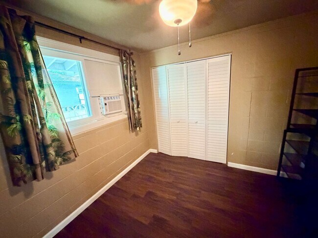 Building Photo - 1347 Palolo Ave