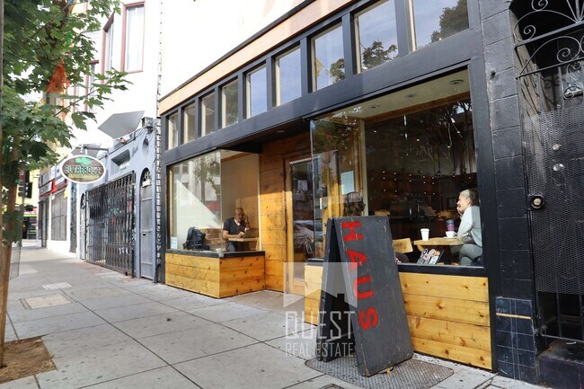 Building Photo - Remodeled modern 1 bedroom end unit, close...