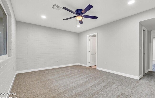 Building Photo - 10602 W Cumberland Dr