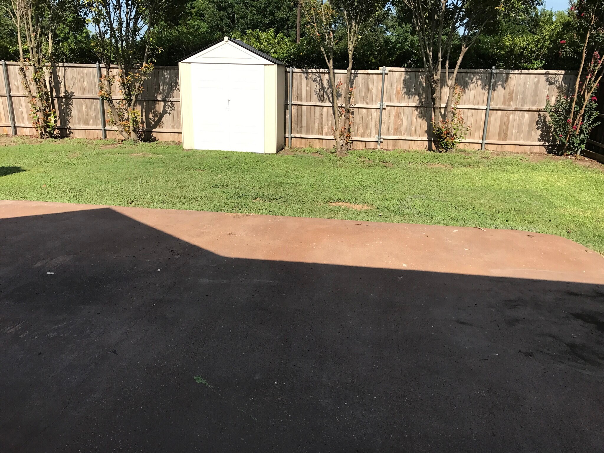 Building Photo - 903 Redbud Dr