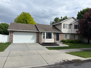 Building Photo - 504 N 2870 W