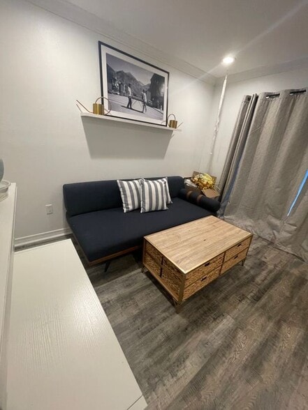 Building Photo - 1282 Beach Blvd