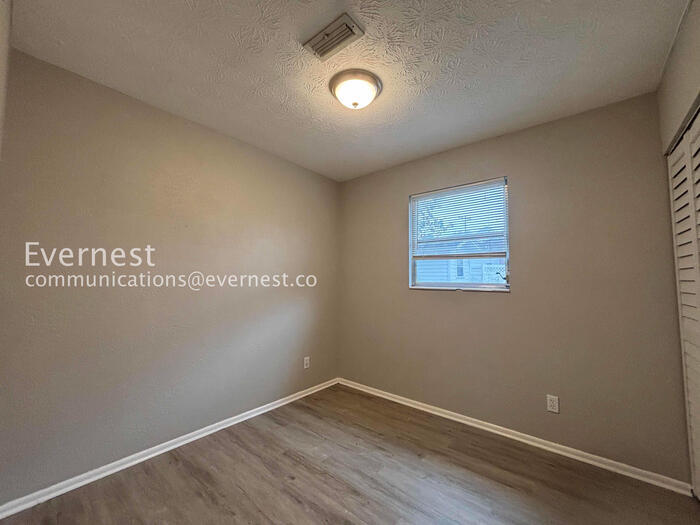 Building Photo - 6824 Rojo Ct