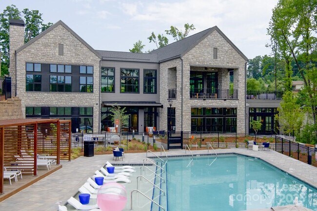 Building Photo - 9132 Senator Royall Dr