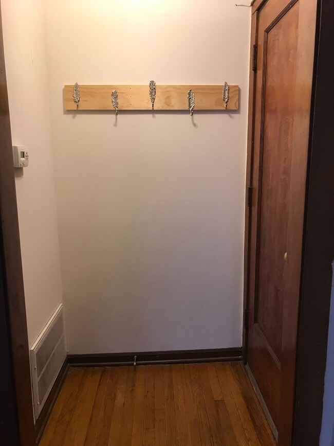 Building Photo - Beautiful Studio Apartment Available for Sublet March 1st