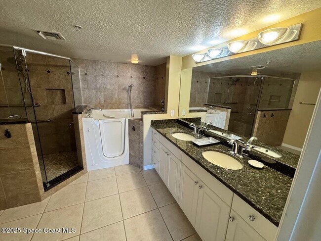 Building Photo - 7128 Marbella Ct