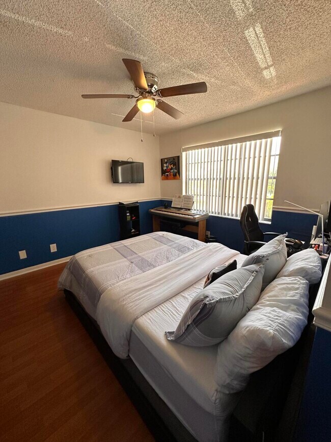 Building Photo - 1728 Shoreside Cir