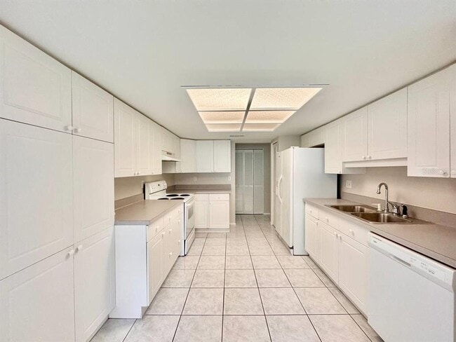 Building Photo - 2826 Rampart Cir