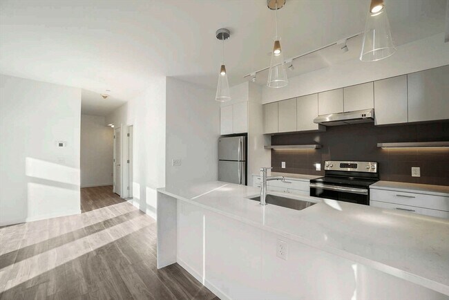 Building Photo - 839 Beacon St